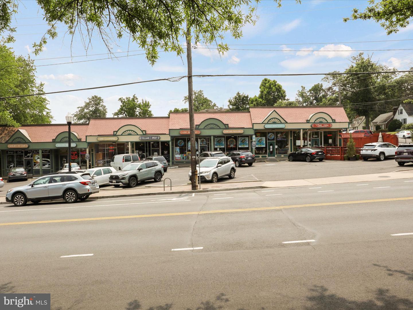6230 21ST ST N, ARLINGTON, Virginia 22205, 4 Bedrooms Bedrooms, 14 Rooms Rooms,3 BathroomsBathrooms,Residential,For sale,6230 21ST ST N,VAAR2052370 MLS # VAAR2052370