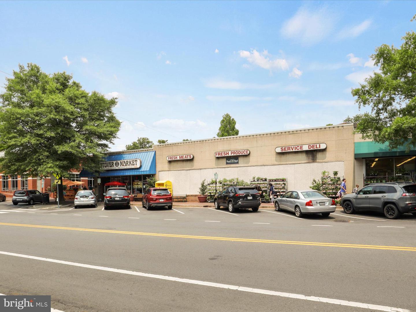 6230 21ST ST N, ARLINGTON, Virginia 22205, 4 Bedrooms Bedrooms, 14 Rooms Rooms,3 BathroomsBathrooms,Residential,For sale,6230 21ST ST N,VAAR2052370 MLS # VAAR2052370