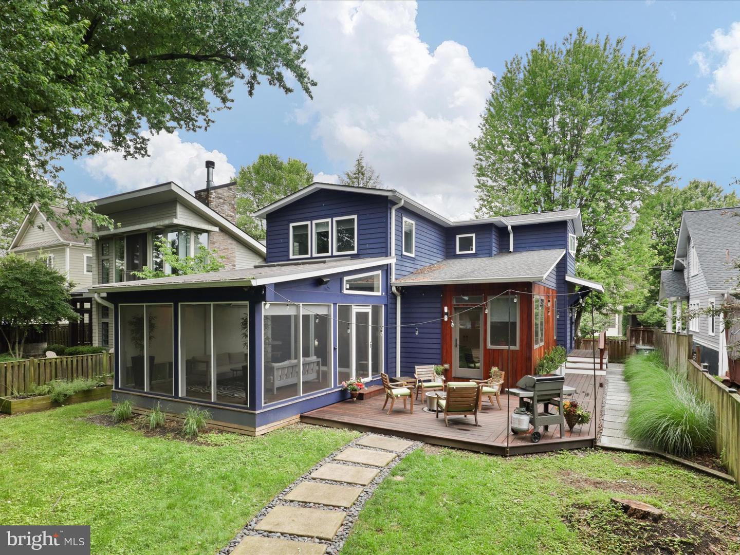 6230 21ST ST N, ARLINGTON, Virginia 22205, 4 Bedrooms Bedrooms, 14 Rooms Rooms,3 BathroomsBathrooms,Residential,For sale,6230 21ST ST N,VAAR2052370 MLS # VAAR2052370