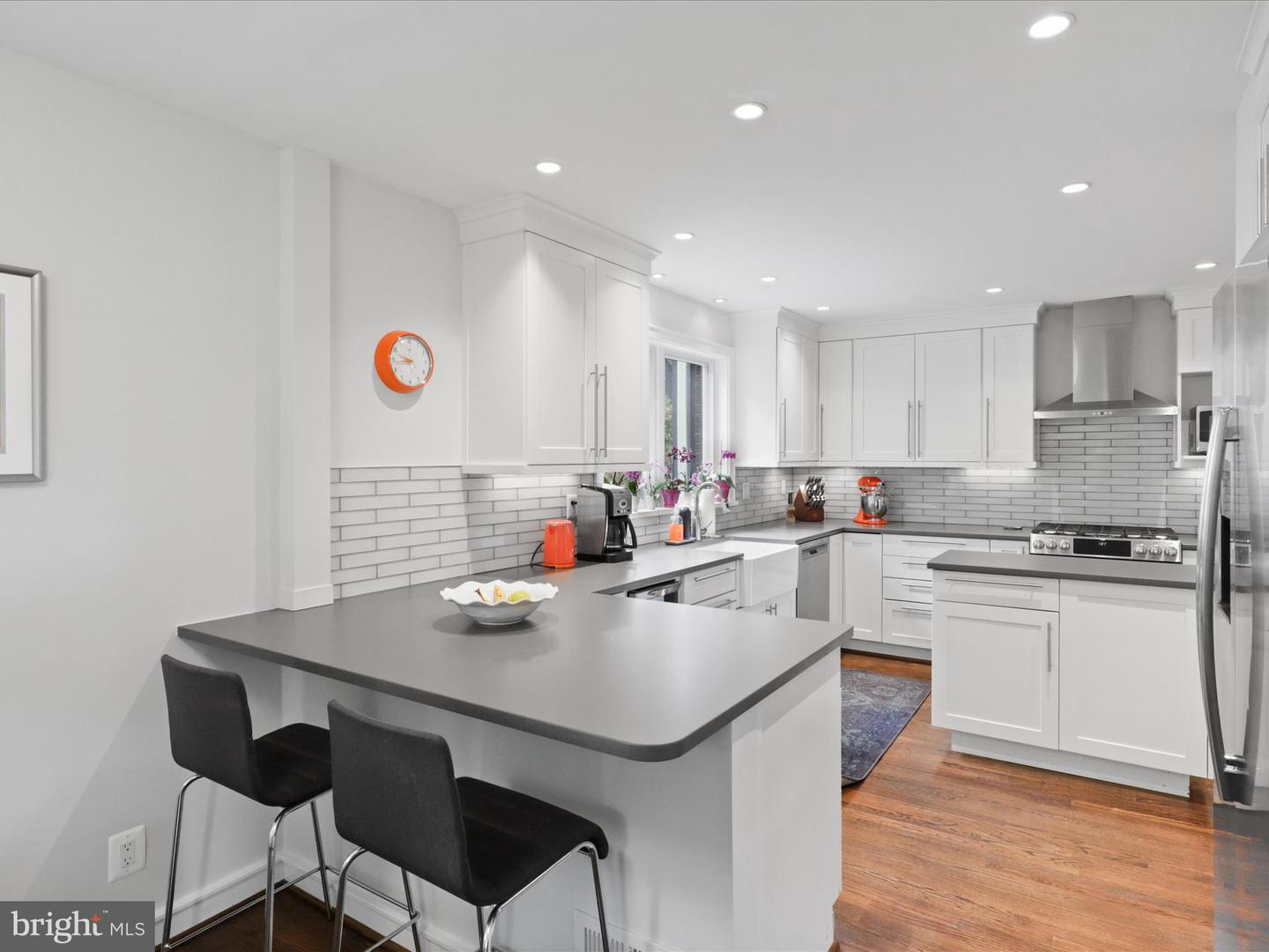 6230 21ST ST N, ARLINGTON, Virginia 22205, 4 Bedrooms Bedrooms, 14 Rooms Rooms,3 BathroomsBathrooms,Residential,For sale,6230 21ST ST N,VAAR2052370 MLS # VAAR2052370
