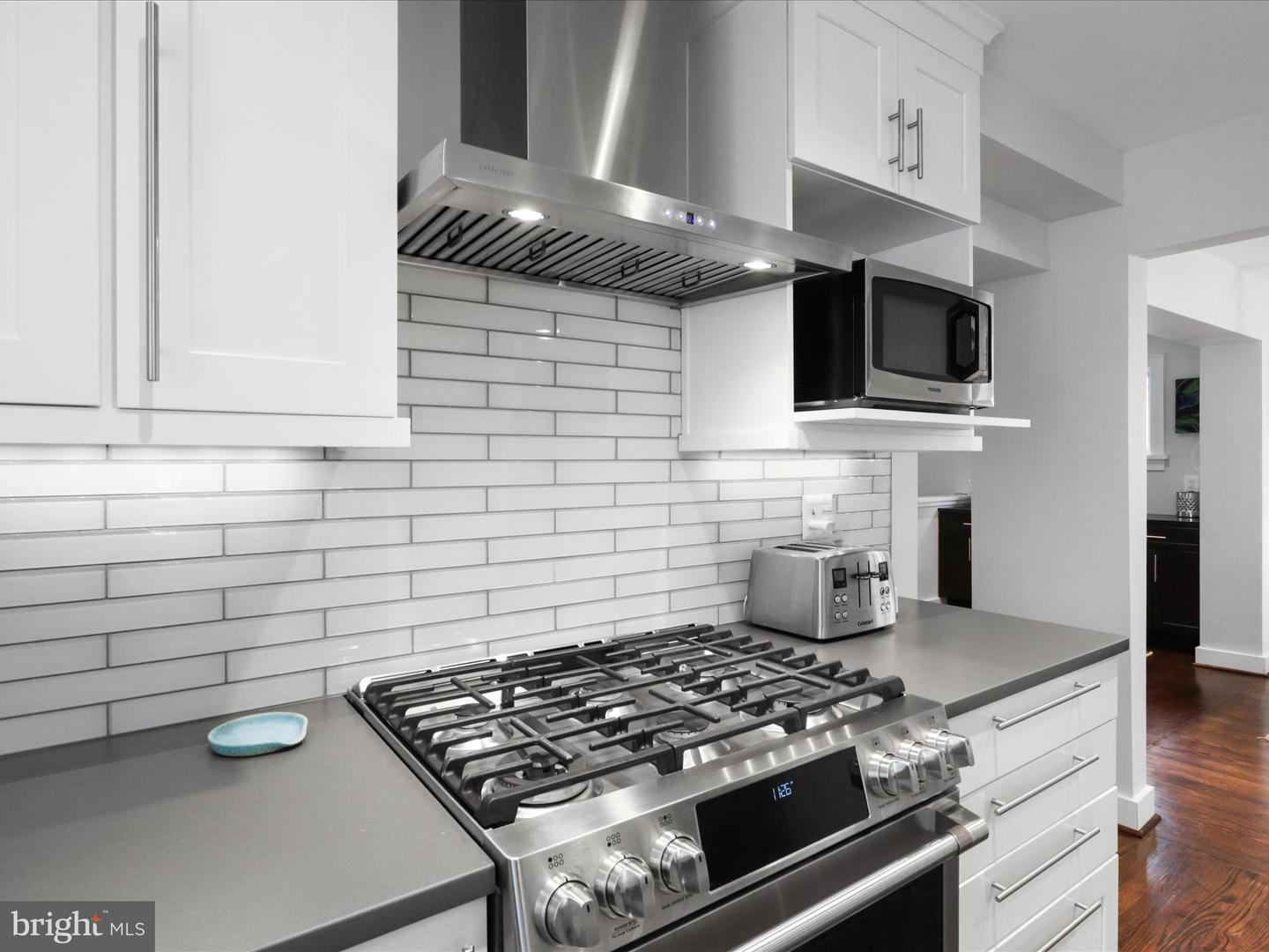 6230 21ST ST N, ARLINGTON, Virginia 22205, 4 Bedrooms Bedrooms, 14 Rooms Rooms,3 BathroomsBathrooms,Residential,For sale,6230 21ST ST N,VAAR2052370 MLS # VAAR2052370
