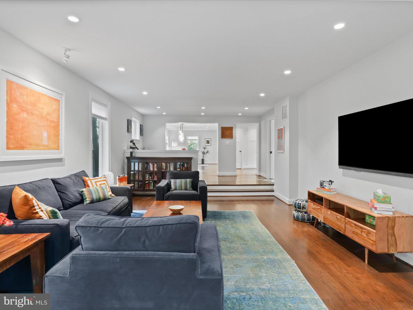 6230 21ST ST N, ARLINGTON, Virginia 22205, 4 Bedrooms Bedrooms, 14 Rooms Rooms,3 BathroomsBathrooms,Residential,For sale,6230 21ST ST N,VAAR2052370 MLS # VAAR2052370