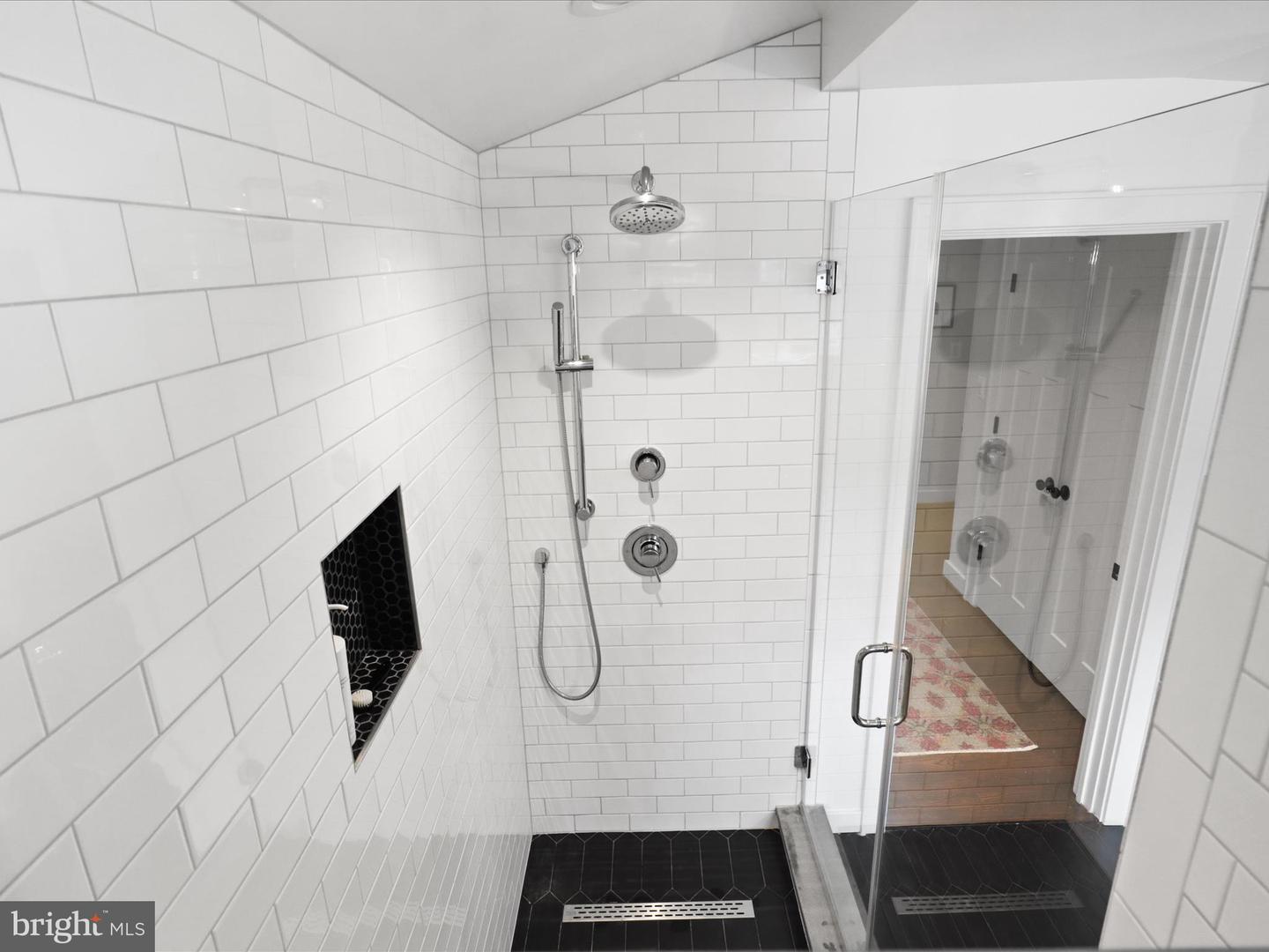 6230 21ST ST N, ARLINGTON, Virginia 22205, 4 Bedrooms Bedrooms, 14 Rooms Rooms,3 BathroomsBathrooms,Residential,For sale,6230 21ST ST N,VAAR2052370 MLS # VAAR2052370