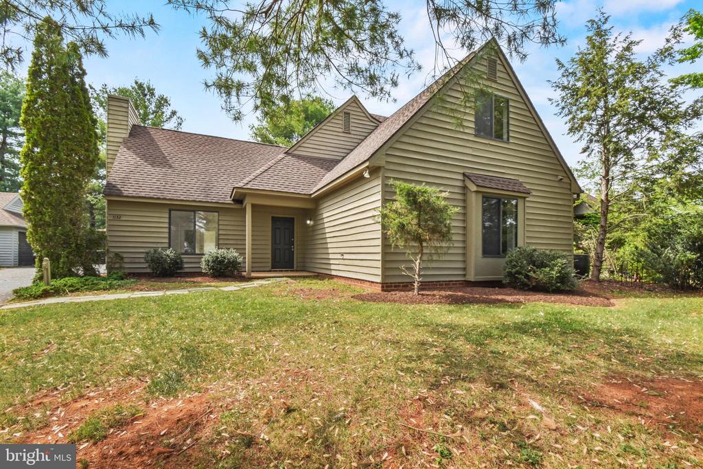 1132 AMBER RIDGE RD, CHARLOTTESVILLE, Virginia 22901, 4 Bedrooms Bedrooms, ,2 BathroomsBathrooms,Residential,1132 AMBER RIDGE RD,VAAB2000954 MLS # VAAB2000954
