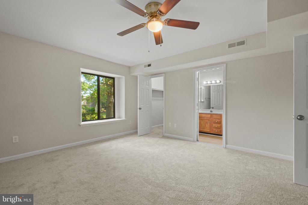 1132 AMBER RIDGE RD, CHARLOTTESVILLE, Virginia 22901, 4 Bedrooms Bedrooms, ,2 BathroomsBathrooms,Residential,1132 AMBER RIDGE RD,VAAB2000954 MLS # VAAB2000954