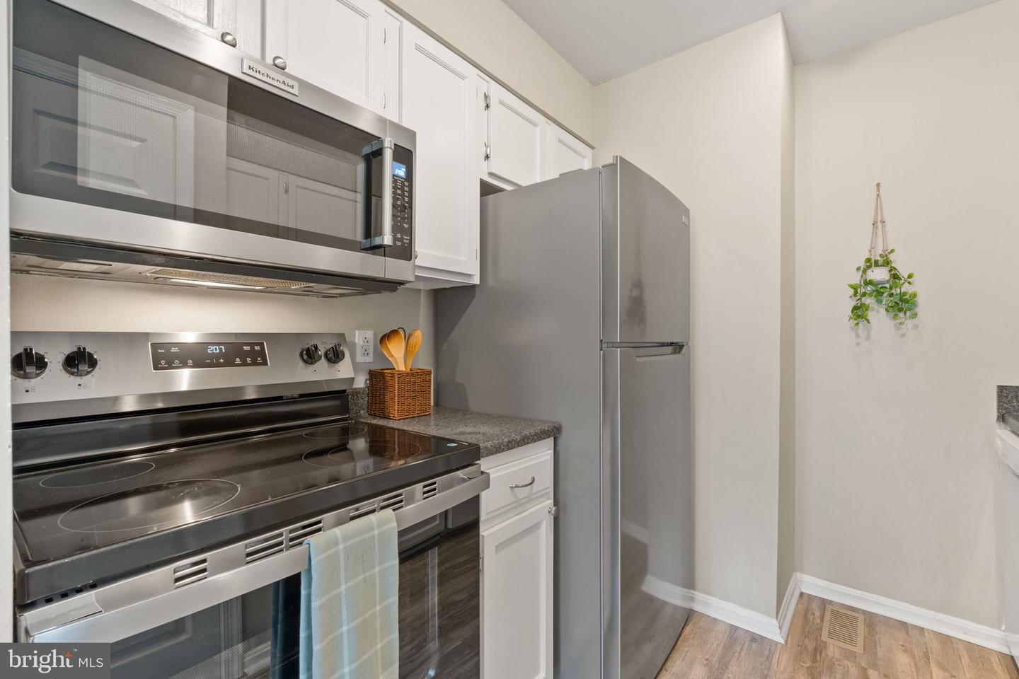6360 CHIMNEY WOOD CT, ALEXANDRIA, Virginia 22306, 2 Bedrooms Bedrooms, ,3 BathroomsBathrooms,Residential,For sale,6360 CHIMNEY WOOD CT,VAFX2222070 MLS # VAFX2222070