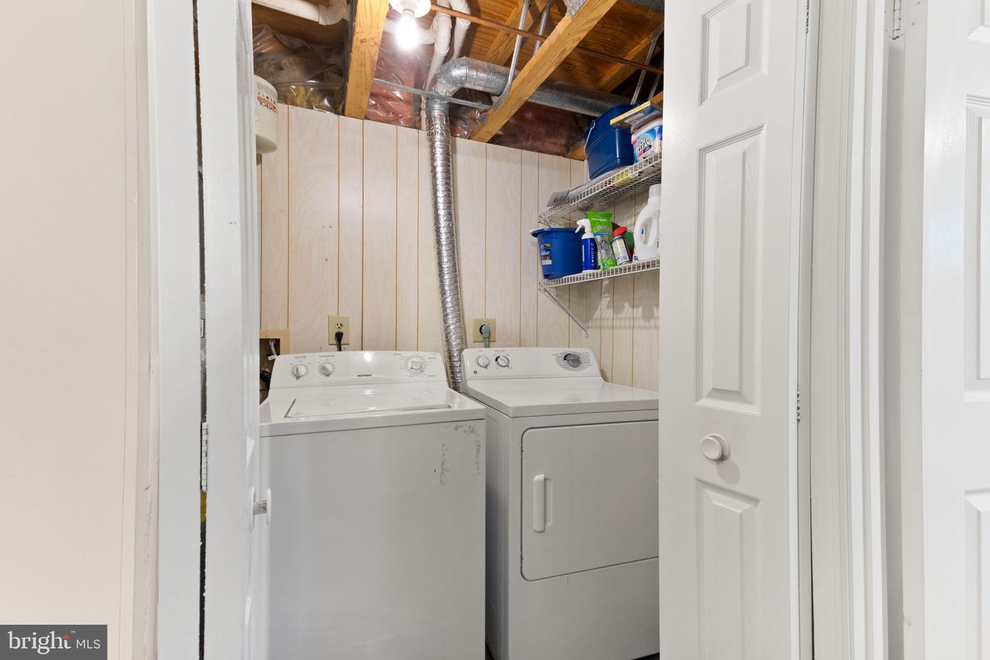 6360 CHIMNEY WOOD CT, ALEXANDRIA, Virginia 22306, 2 Bedrooms Bedrooms, ,3 BathroomsBathrooms,Residential,For sale,6360 CHIMNEY WOOD CT,VAFX2222070 MLS # VAFX2222070