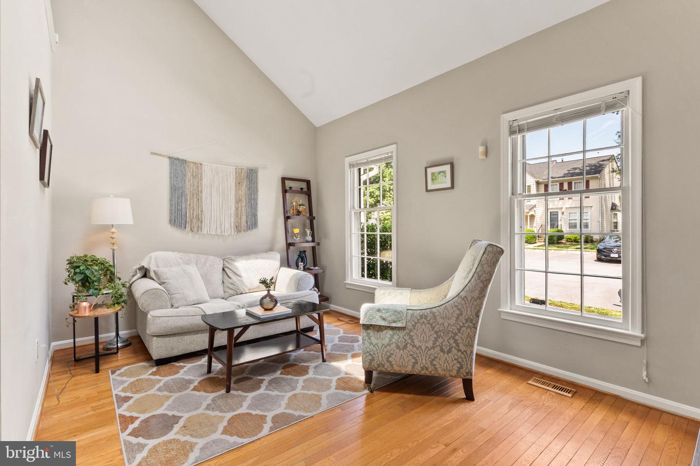 6360 CHIMNEY WOOD CT, ALEXANDRIA, Virginia 22306, 2 Bedrooms Bedrooms, ,3 BathroomsBathrooms,Residential,For sale,6360 CHIMNEY WOOD CT,VAFX2222070 MLS # VAFX2222070
