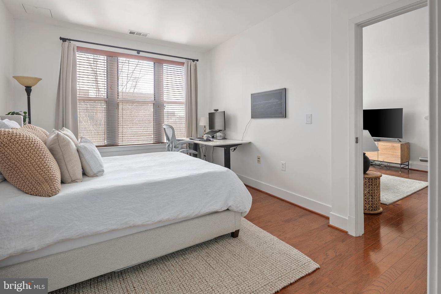 1800 WILSON BLVD #318, ARLINGTON, Virginia 22201, 2 Bedrooms Bedrooms, ,2 BathroomsBathrooms,Residential,For sale,1800 WILSON BLVD #318,VAAR2054630 MLS # VAAR2054630