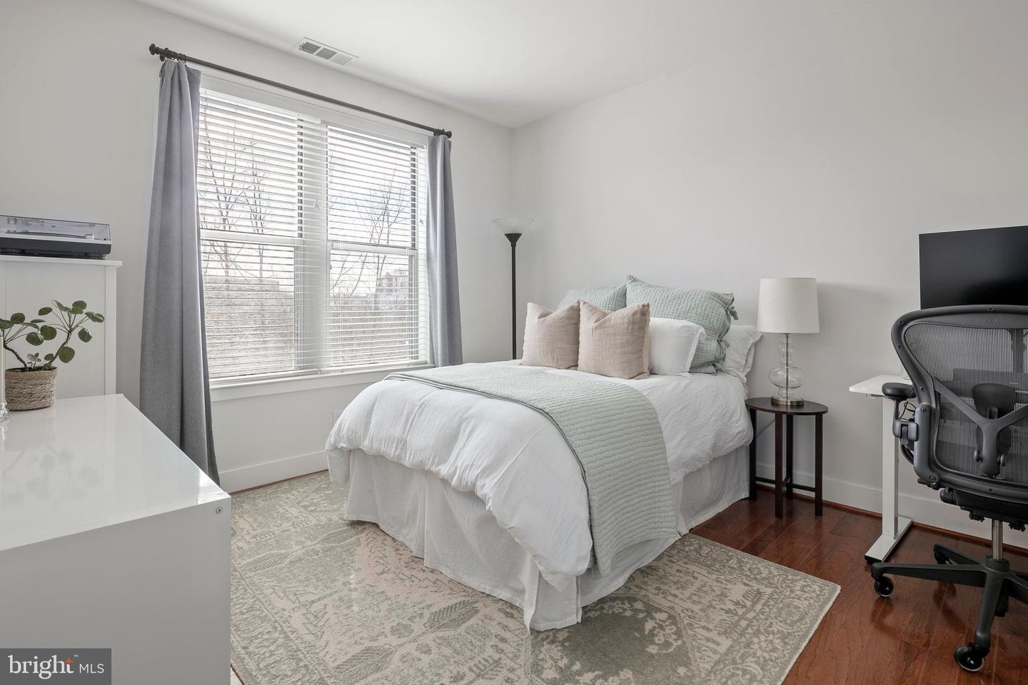 1800 WILSON BLVD #318, ARLINGTON, Virginia 22201, 2 Bedrooms Bedrooms, ,2 BathroomsBathrooms,Residential,For sale,1800 WILSON BLVD #318,VAAR2054630 MLS # VAAR2054630
