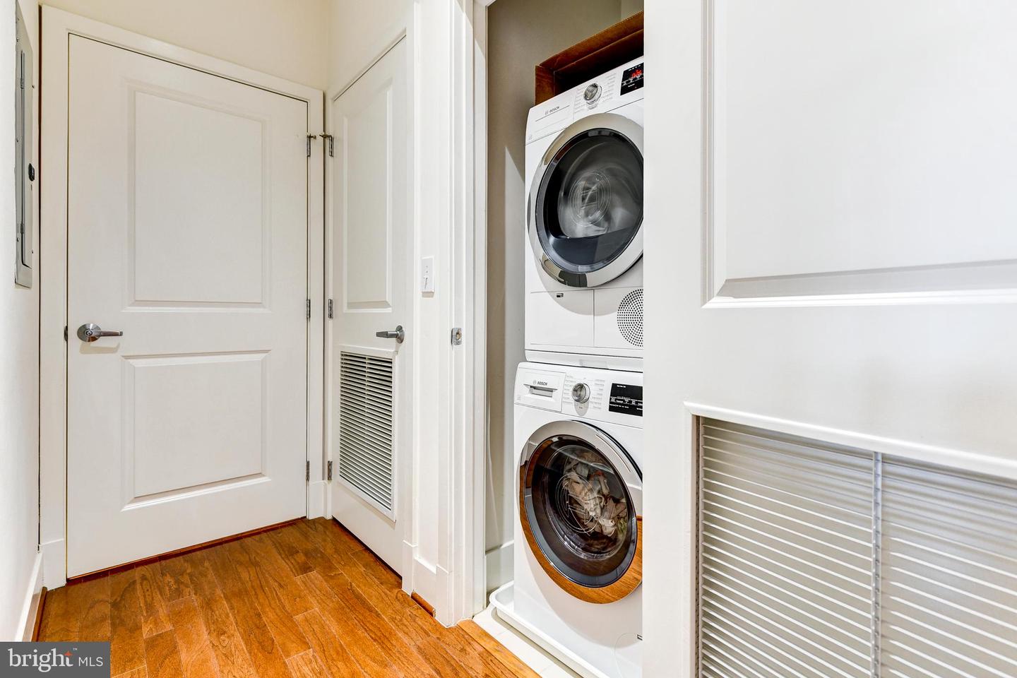 1800 WILSON BLVD #318, ARLINGTON, Virginia 22201, 2 Bedrooms Bedrooms, ,2 BathroomsBathrooms,Residential,For sale,1800 WILSON BLVD #318,VAAR2054630 MLS # VAAR2054630