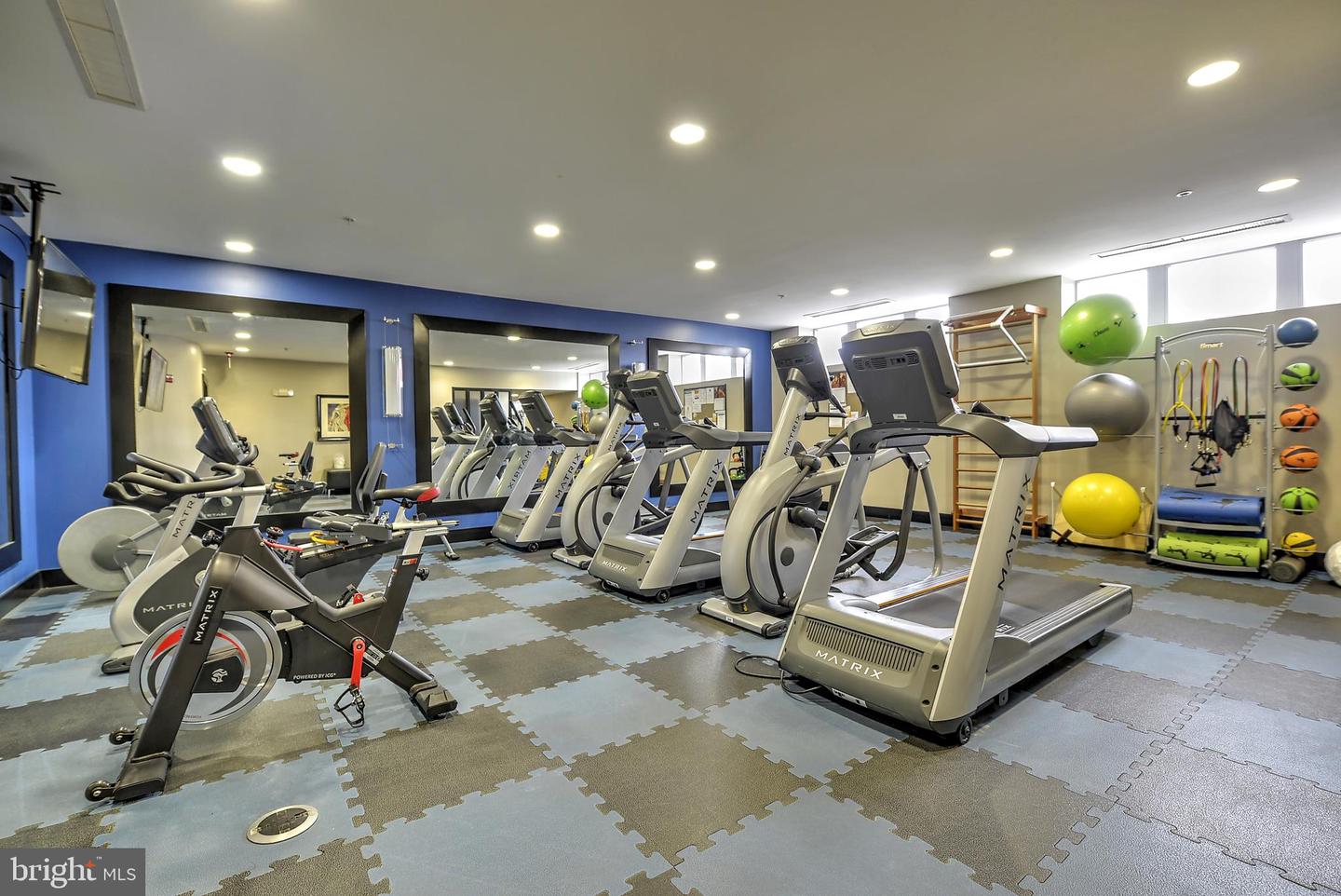 1800 WILSON BLVD #318, ARLINGTON, Virginia 22201, 2 Bedrooms Bedrooms, ,2 BathroomsBathrooms,Residential,For sale,1800 WILSON BLVD #318,VAAR2054630 MLS # VAAR2054630
