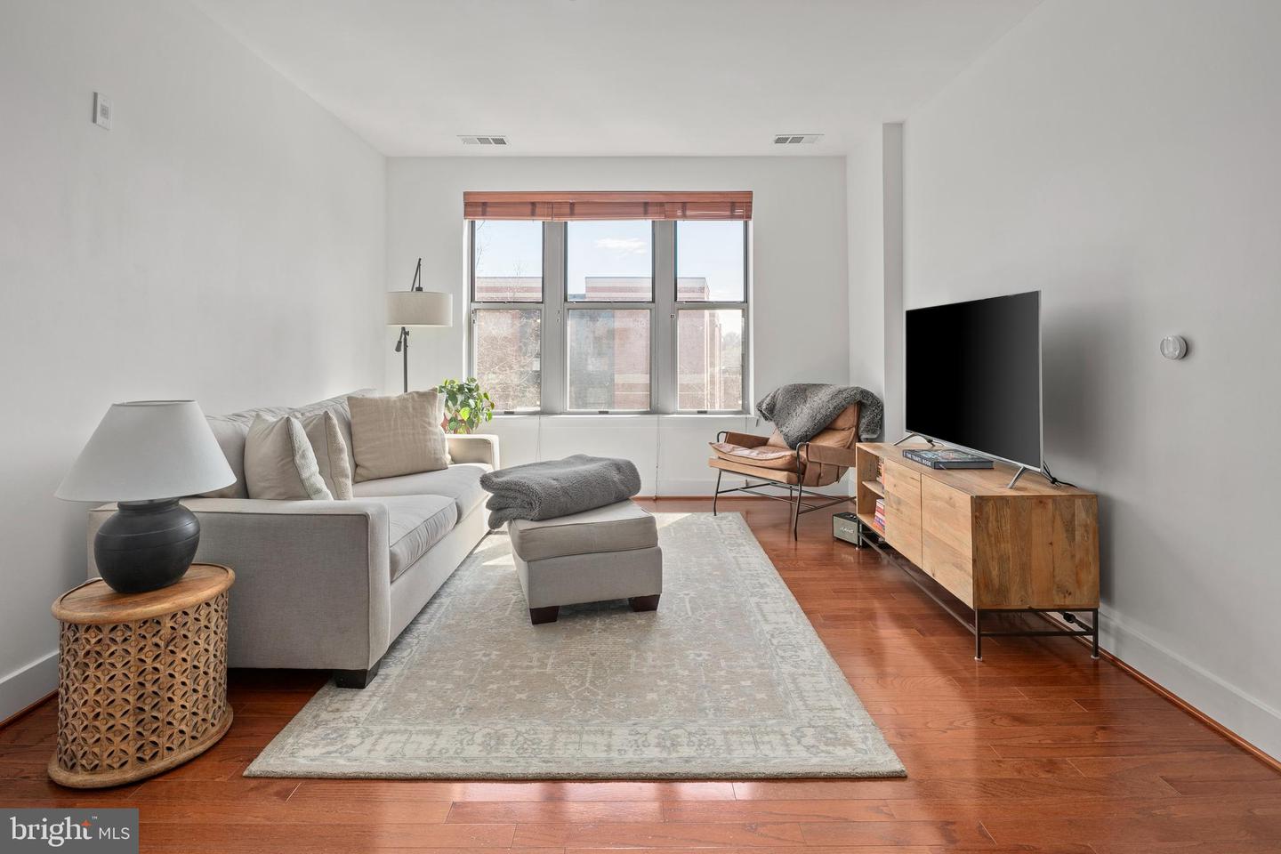 1800 WILSON BLVD #318, ARLINGTON, Virginia 22201, 2 Bedrooms Bedrooms, ,2 BathroomsBathrooms,Residential,For sale,1800 WILSON BLVD #318,VAAR2054630 MLS # VAAR2054630
