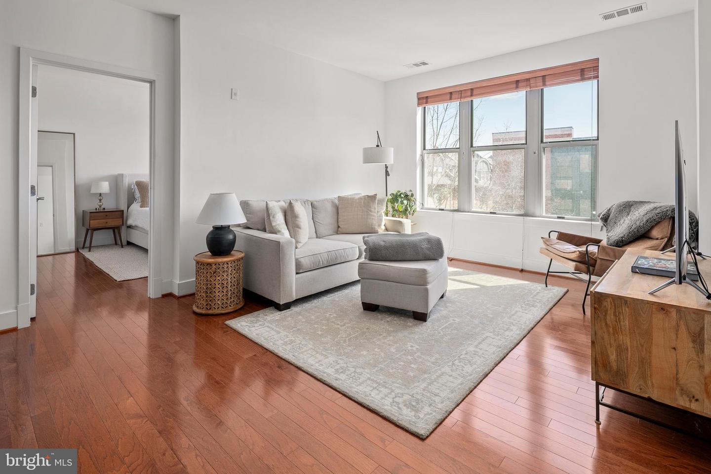 1800 WILSON BLVD #318, ARLINGTON, Virginia 22201, 2 Bedrooms Bedrooms, ,2 BathroomsBathrooms,Residential,For sale,1800 WILSON BLVD #318,VAAR2054630 MLS # VAAR2054630