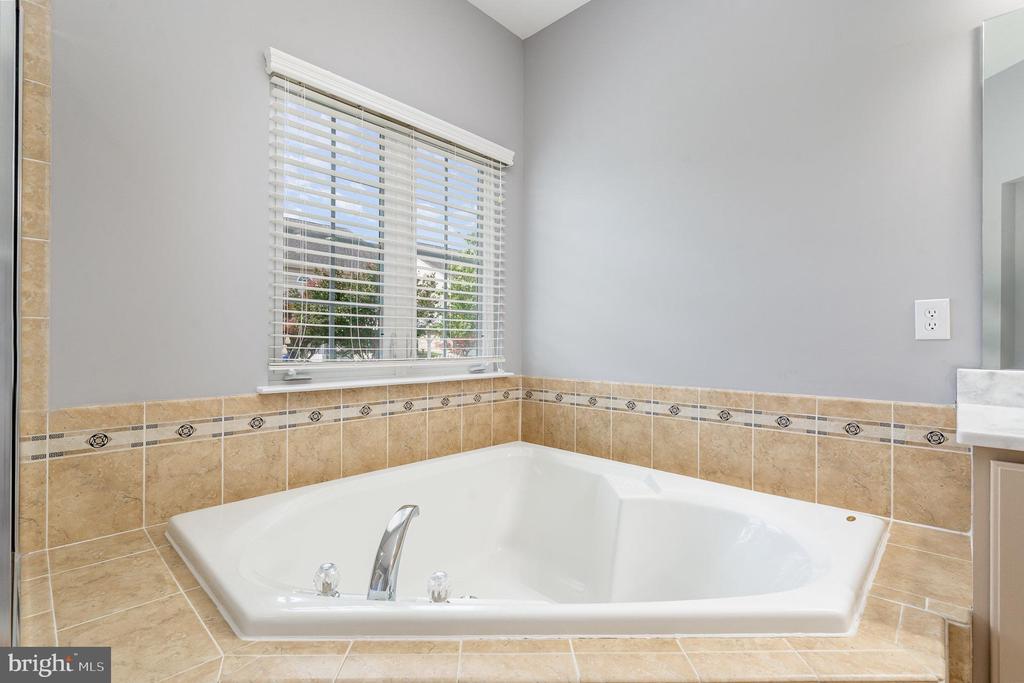 6304 W DRANESVILLE DR, FREDERICKSBURG, Virginia 22407, 3 Bedrooms Bedrooms, ,3 BathroomsBathrooms,Residential,6304 W DRANESVILLE DR,VASP2033730 MLS # VASP2033730