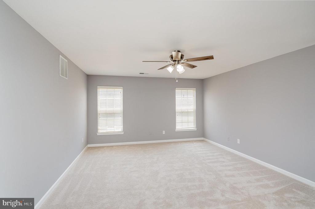 6304 W DRANESVILLE DR, FREDERICKSBURG, Virginia 22407, 3 Bedrooms Bedrooms, ,3 BathroomsBathrooms,Residential,6304 W DRANESVILLE DR,VASP2033730 MLS # VASP2033730