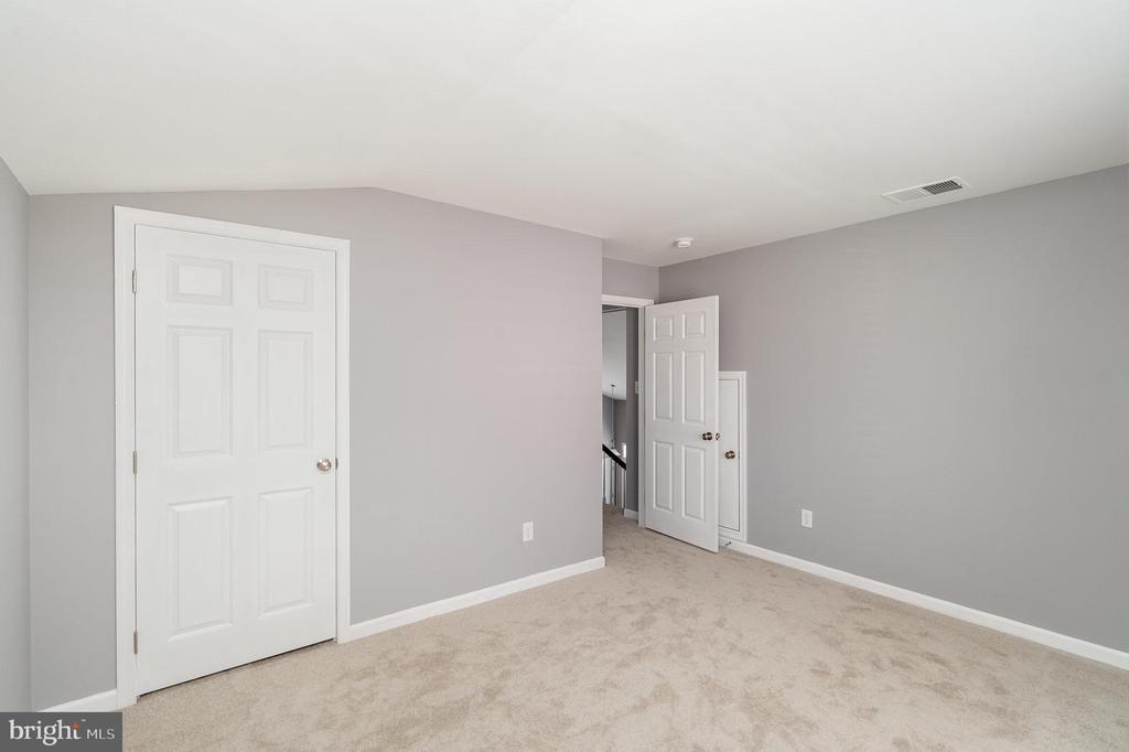 6304 W DRANESVILLE DR, FREDERICKSBURG, Virginia 22407, 3 Bedrooms Bedrooms, ,3 BathroomsBathrooms,Residential,6304 W DRANESVILLE DR,VASP2033730 MLS # VASP2033730