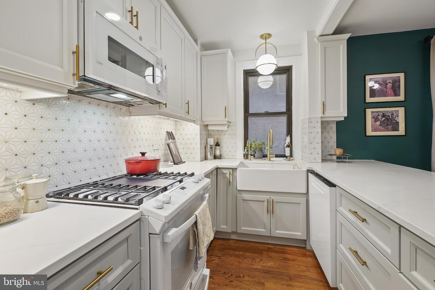 1915 16TH ST NW #304, WASHINGTON, District Of Columbia 20009, 1 Bedroom Bedrooms, ,1 BathroomBathrooms,Residential,For sale,1915 16TH ST NW #304,DCDC2191954 MLS # DCDC2191954