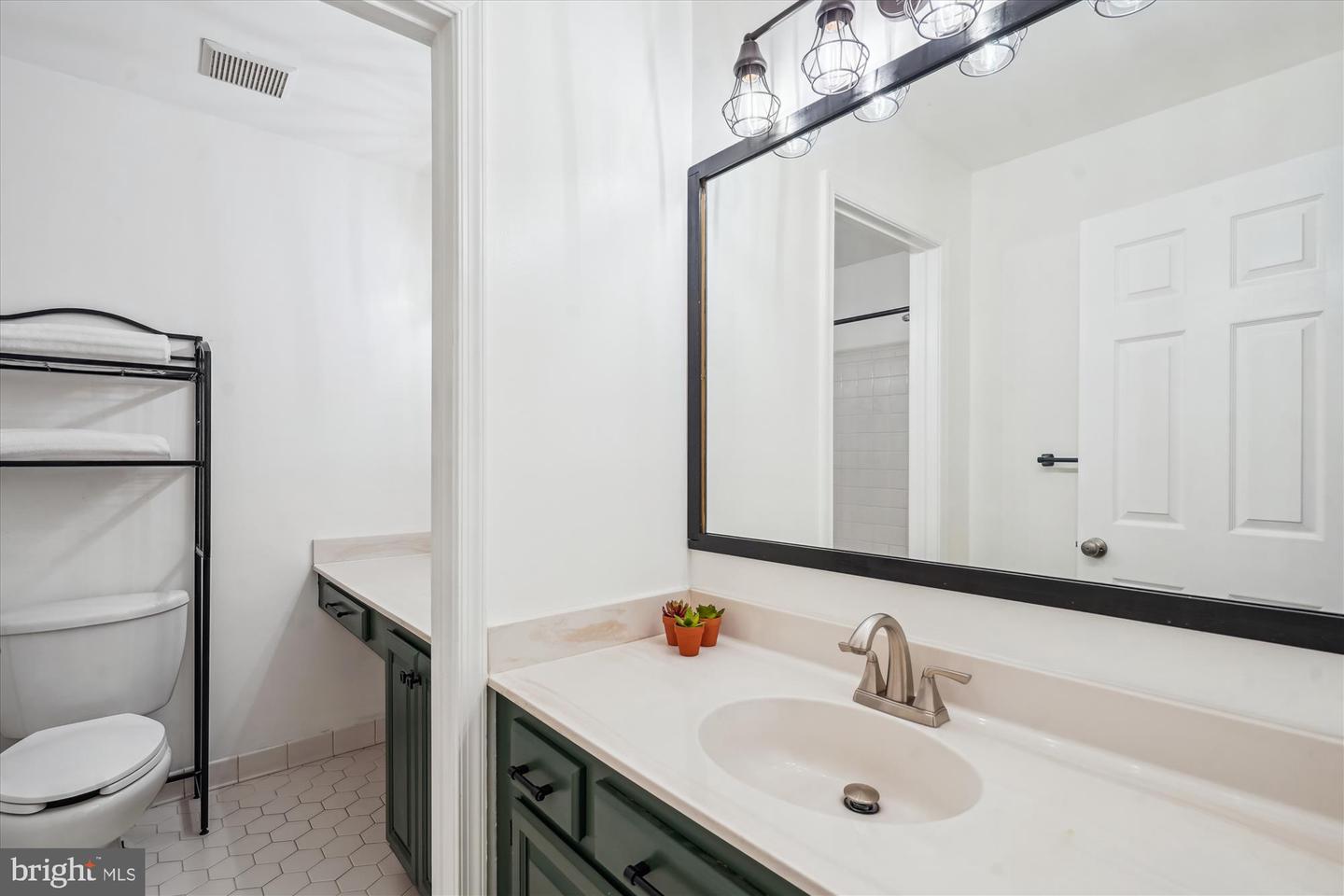 4407 MARSALA GLEN WAY, FAIRFAX, Virginia 22033, 4 Bedrooms Bedrooms, ,3 BathroomsBathrooms,Residential,For sale,4407 MARSALA GLEN WAY,VAFX2231746 MLS # VAFX2231746