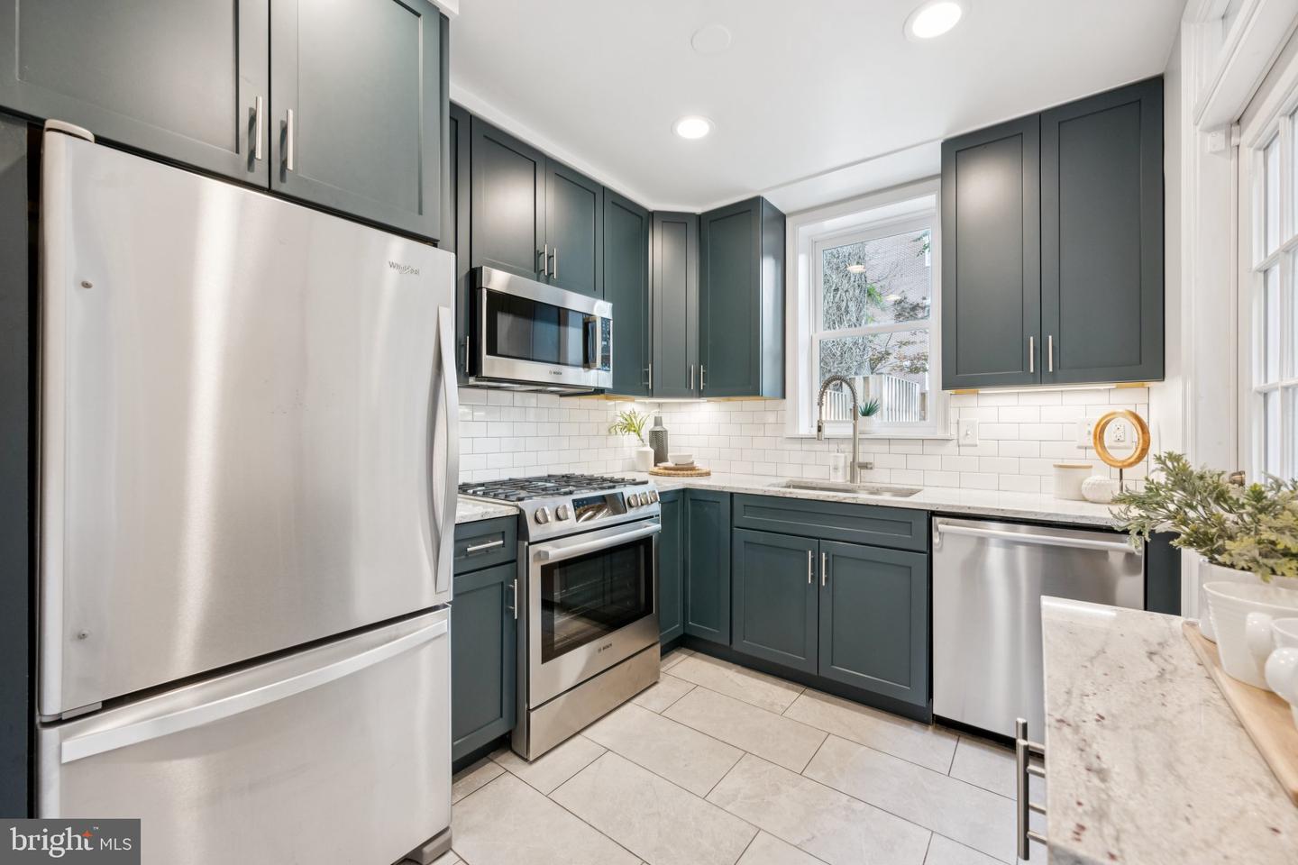 1407 PRINCE ST, ALEXANDRIA, Virginia 22314, 2 Bedrooms Bedrooms, ,1 BathroomBathrooms,Residential,For sale,1407 PRINCE ST,VAAX2043834 MLS # VAAX2043834