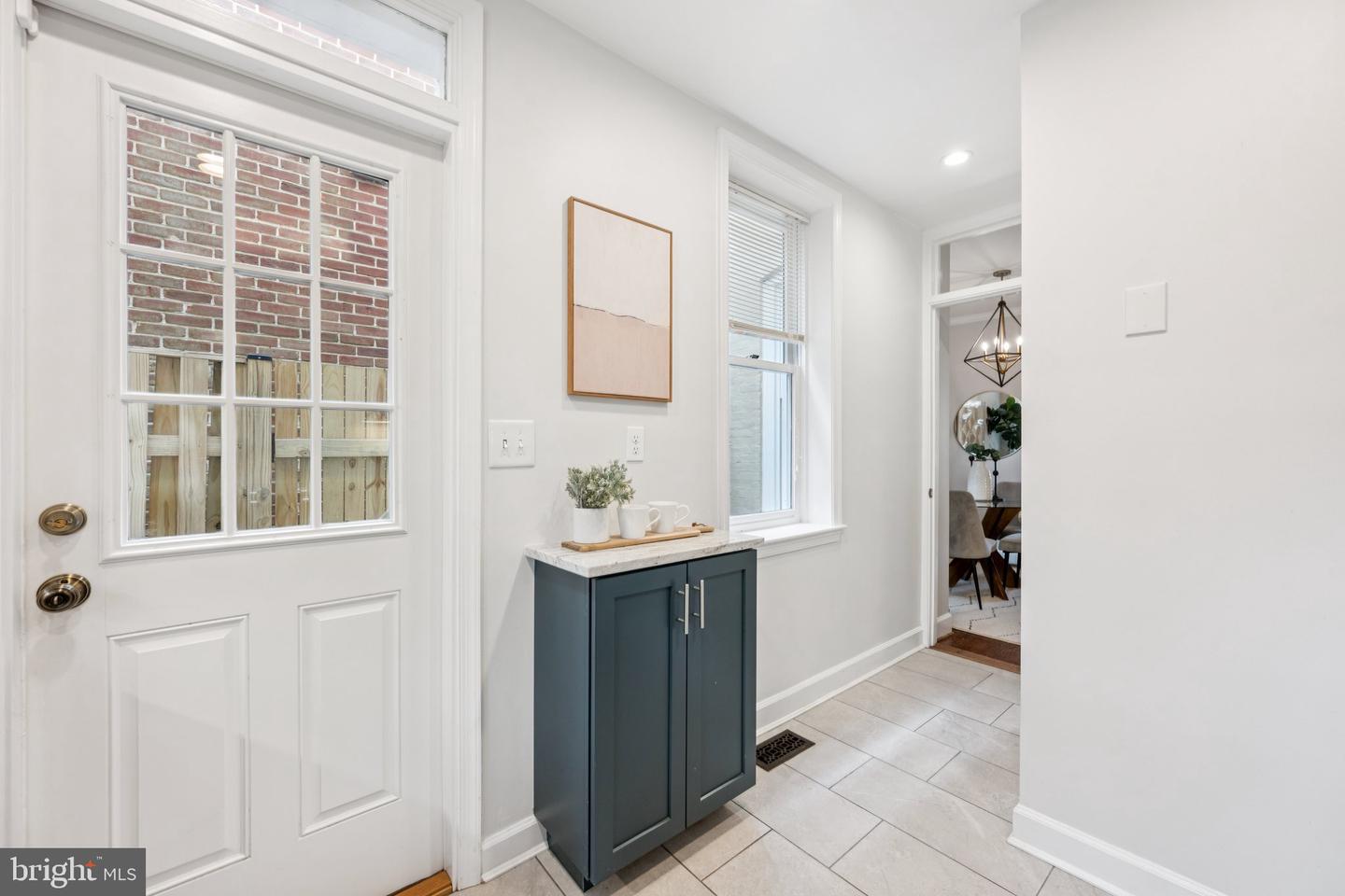 1407 PRINCE ST, ALEXANDRIA, Virginia 22314, 2 Bedrooms Bedrooms, ,1 BathroomBathrooms,Residential,For sale,1407 PRINCE ST,VAAX2043834 MLS # VAAX2043834