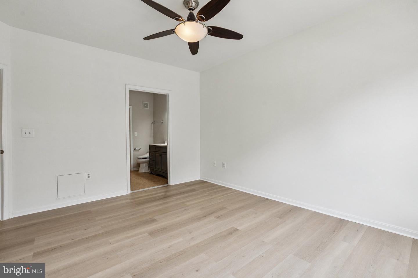 2655 PROSPERITY AVE #237, FAIRFAX, Virginia 22031, 2 Bedrooms Bedrooms, ,2 BathroomsBathrooms,Residential,For sale,2655 PROSPERITY AVE #237,VAFX2234724 MLS # VAFX2234724