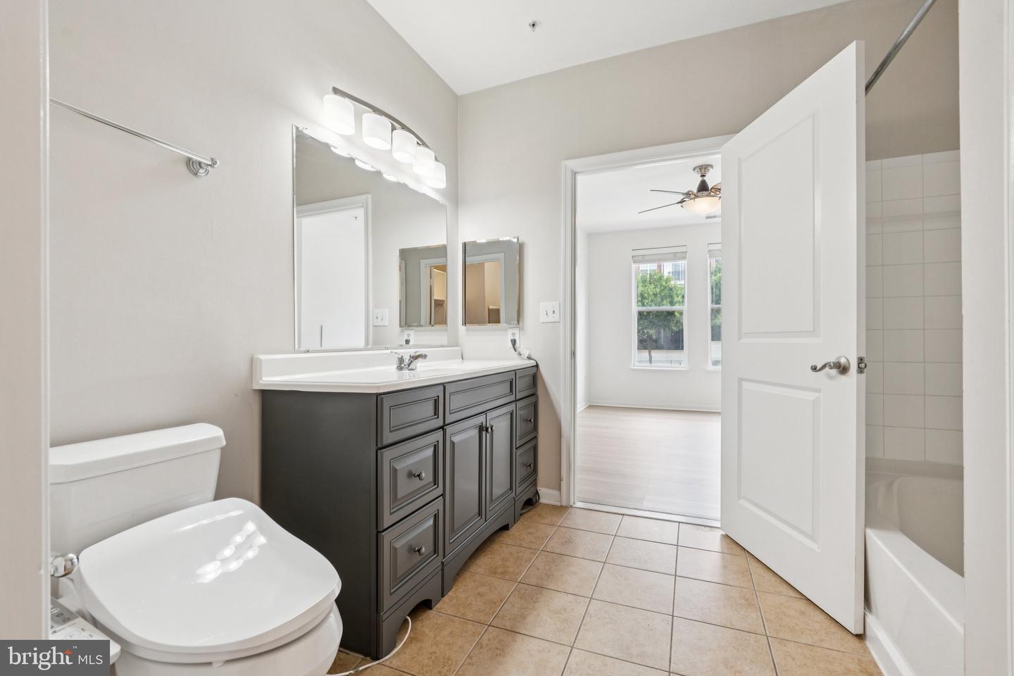 2655 PROSPERITY AVE #237, FAIRFAX, Virginia 22031, 2 Bedrooms Bedrooms, ,2 BathroomsBathrooms,Residential,For sale,2655 PROSPERITY AVE #237,VAFX2234724 MLS # VAFX2234724
