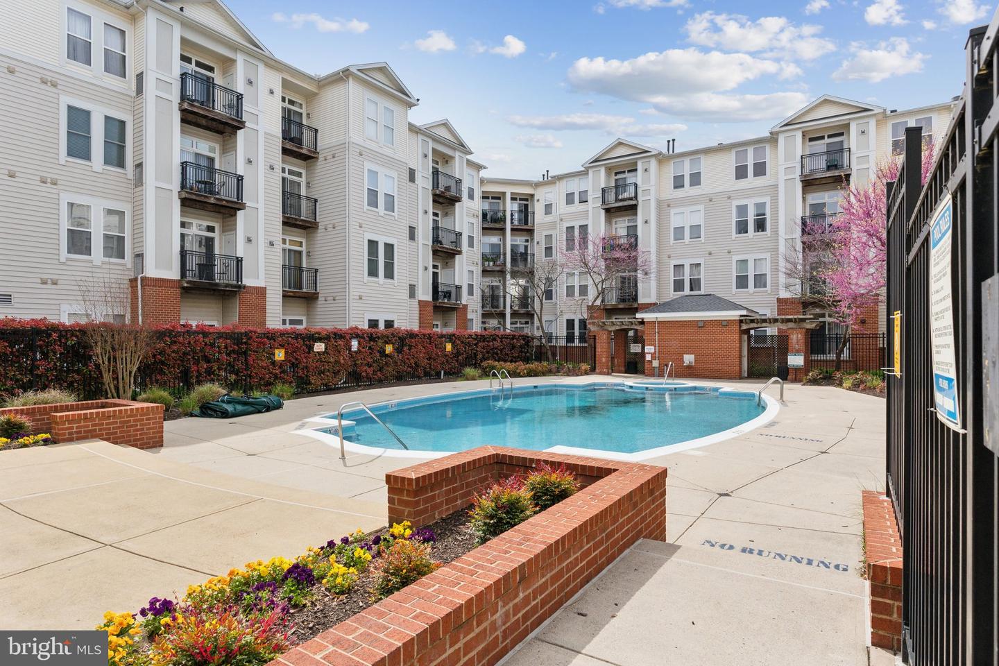 2655 PROSPERITY AVE #237, FAIRFAX, Virginia 22031, 2 Bedrooms Bedrooms, ,2 BathroomsBathrooms,Residential,For sale,2655 PROSPERITY AVE #237,VAFX2234724 MLS # VAFX2234724