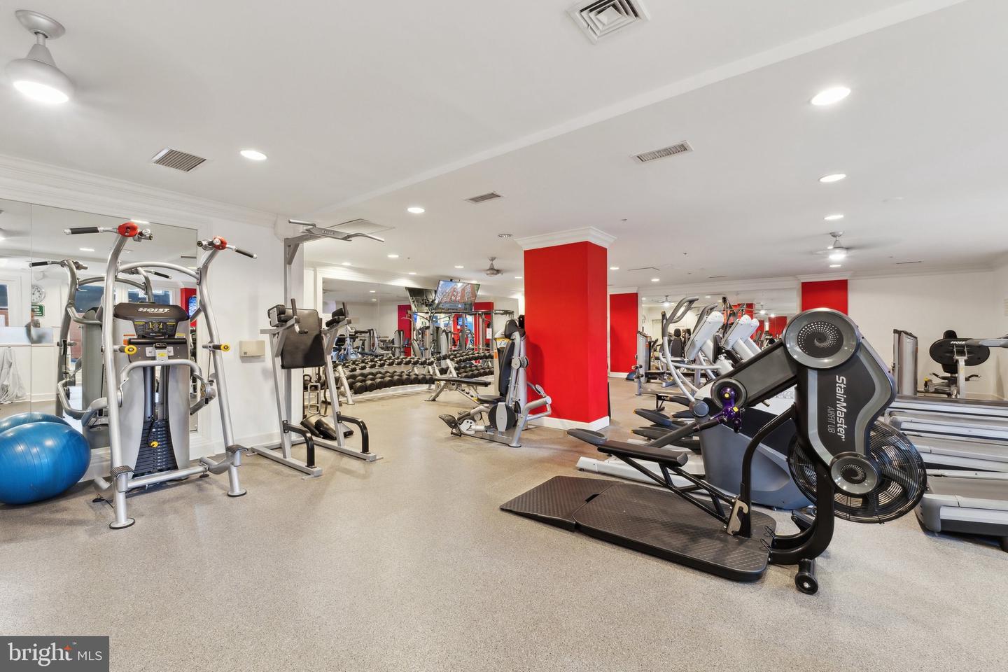 2655 PROSPERITY AVE #237, FAIRFAX, Virginia 22031, 2 Bedrooms Bedrooms, ,2 BathroomsBathrooms,Residential,For sale,2655 PROSPERITY AVE #237,VAFX2234724 MLS # VAFX2234724