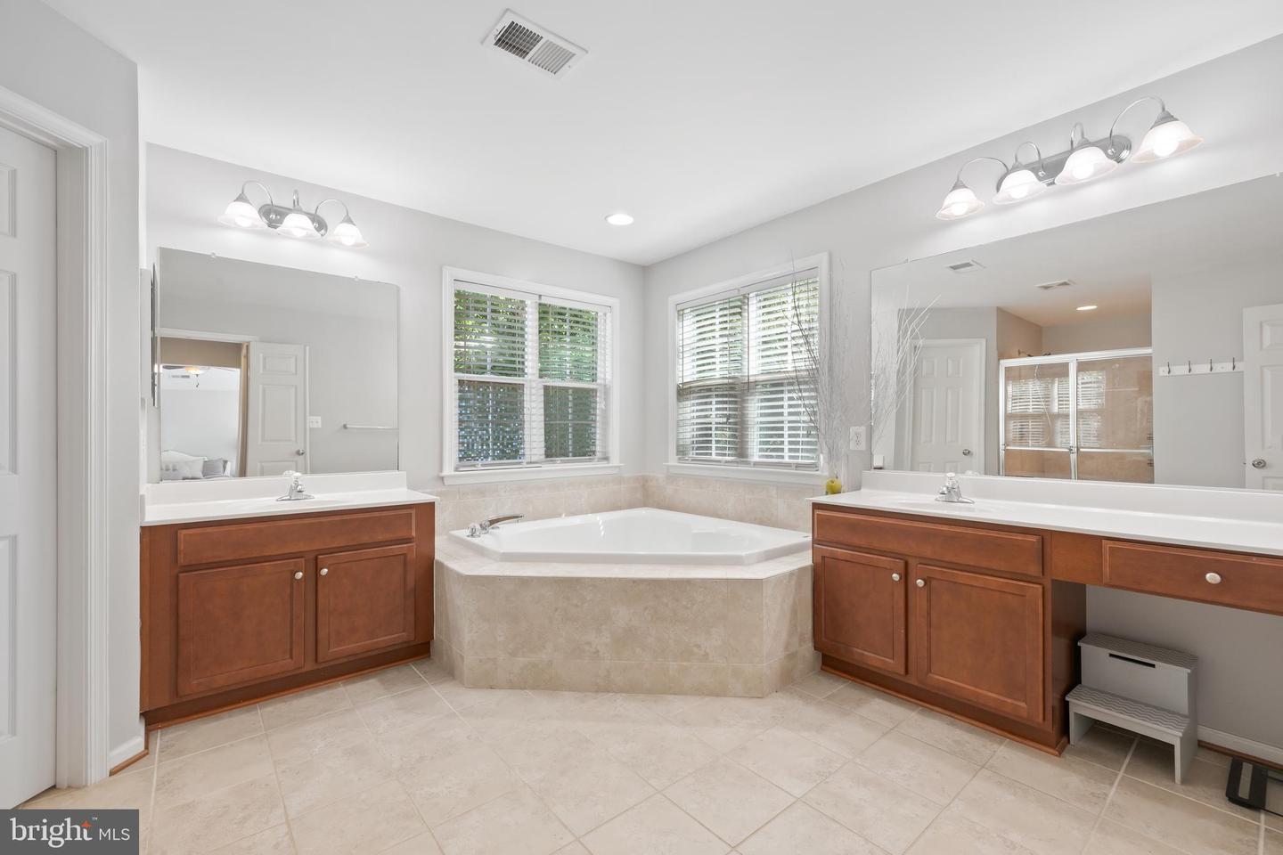 14401 BROADWINGED DR, GAINESVILLE, Virginia 20155, 4 Bedrooms Bedrooms, ,3 BathroomsBathrooms,Residential,For sale,14401 BROADWINGED DR,VAPW2092794 MLS # VAPW2092794