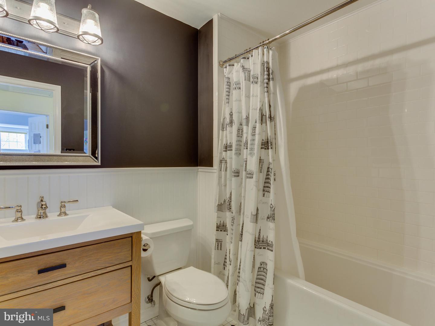 112 E JEFFERSON ST E, FALLS CHURCH, Virginia 22046, 5 Bedrooms Bedrooms, ,3 BathroomsBathrooms,Residential,For sale,112 E JEFFERSON ST E,VAFA2002940 MLS # VAFA2002940