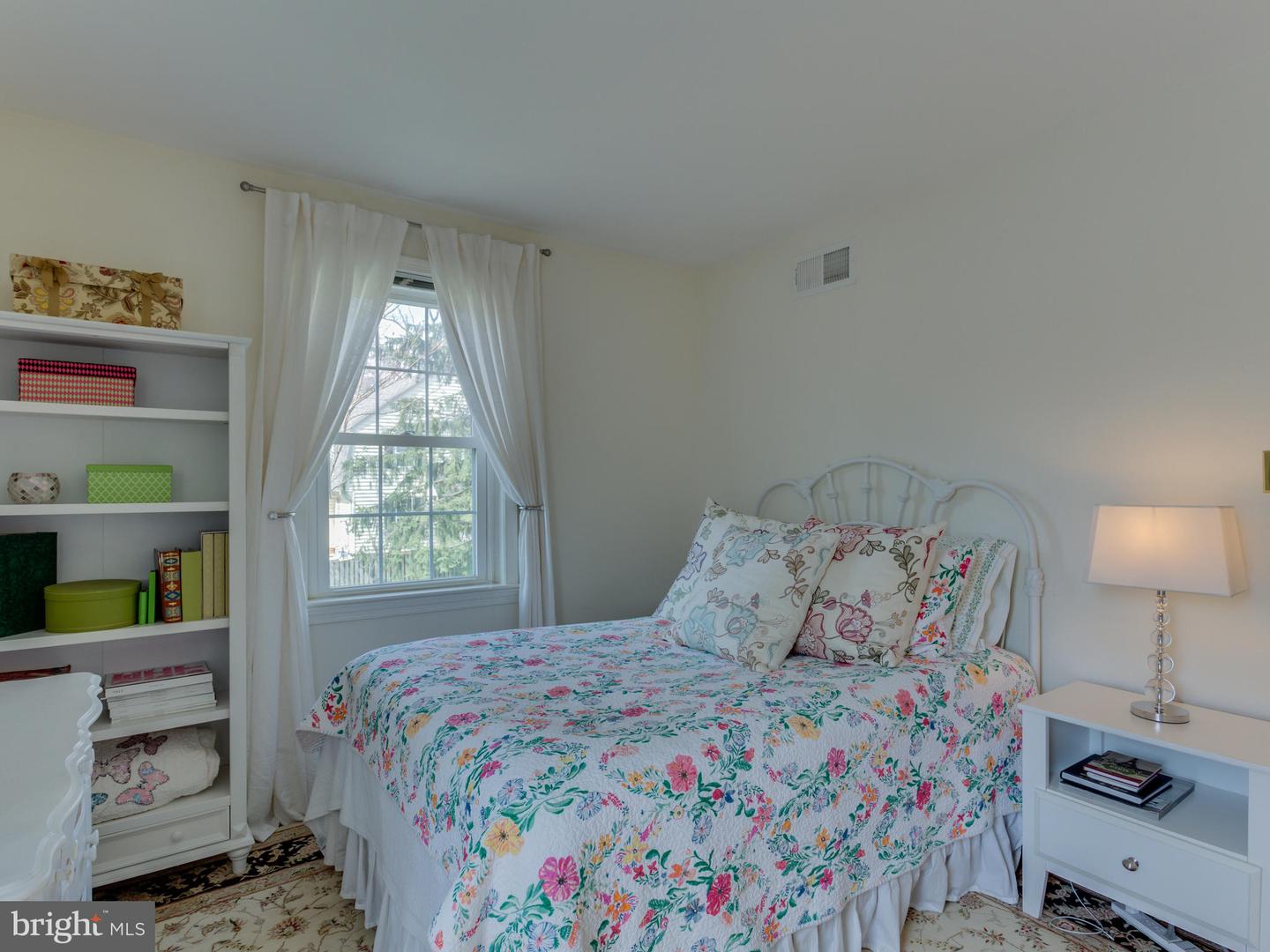 112 E JEFFERSON ST E, FALLS CHURCH, Virginia 22046, 5 Bedrooms Bedrooms, ,3 BathroomsBathrooms,Residential,For sale,112 E JEFFERSON ST E,VAFA2002940 MLS # VAFA2002940