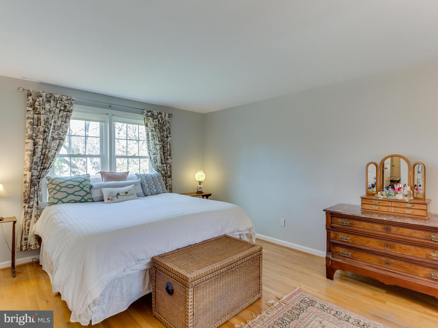 112 E JEFFERSON ST E, FALLS CHURCH, Virginia 22046, 5 Bedrooms Bedrooms, ,3 BathroomsBathrooms,Residential,For sale,112 E JEFFERSON ST E,VAFA2002940 MLS # VAFA2002940