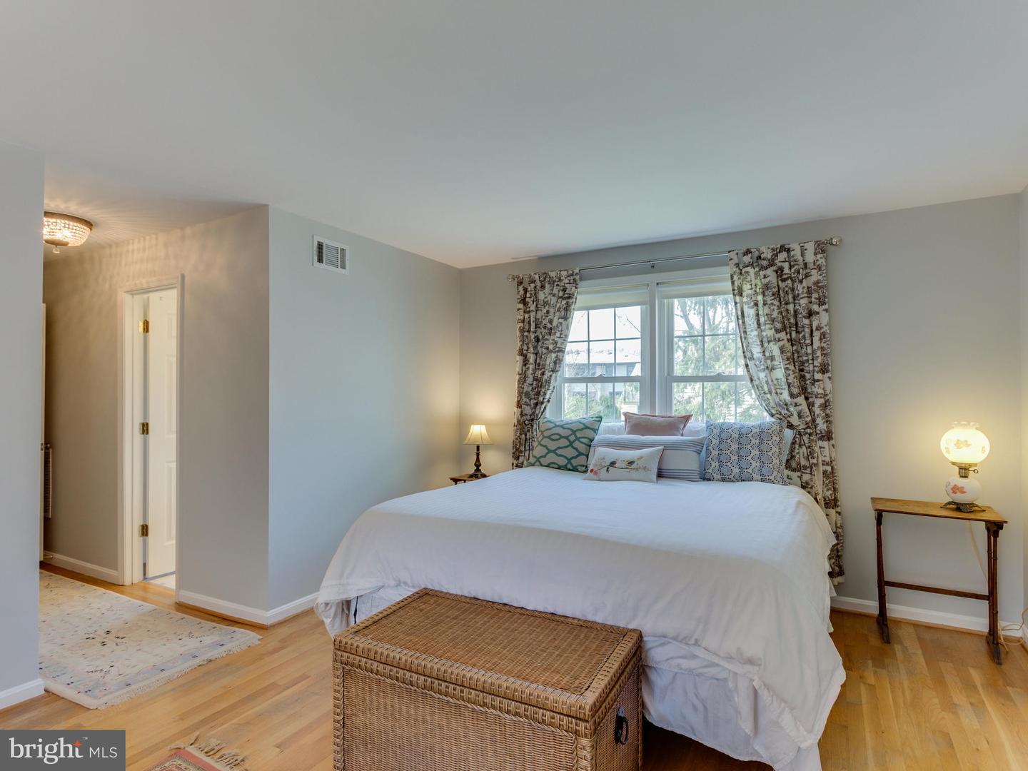112 E JEFFERSON ST E, FALLS CHURCH, Virginia 22046, 5 Bedrooms Bedrooms, ,3 BathroomsBathrooms,Residential,For sale,112 E JEFFERSON ST E,VAFA2002940 MLS # VAFA2002940