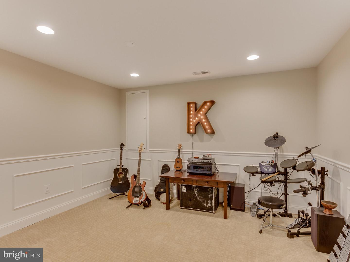 112 E JEFFERSON ST E, FALLS CHURCH, Virginia 22046, 5 Bedrooms Bedrooms, ,3 BathroomsBathrooms,Residential,For sale,112 E JEFFERSON ST E,VAFA2002940 MLS # VAFA2002940
