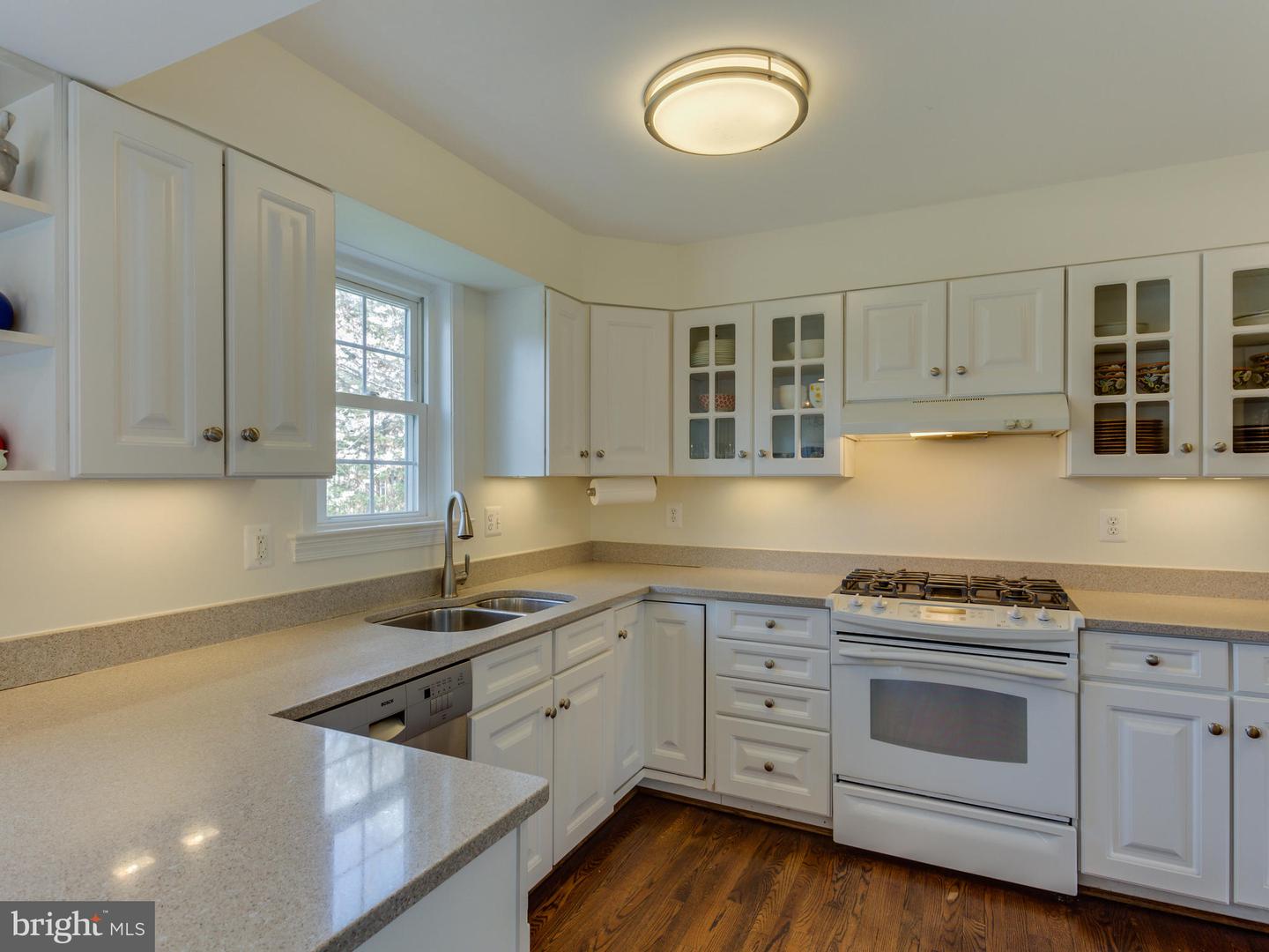 112 E JEFFERSON ST E, FALLS CHURCH, Virginia 22046, 5 Bedrooms Bedrooms, ,3 BathroomsBathrooms,Residential,For sale,112 E JEFFERSON ST E,VAFA2002940 MLS # VAFA2002940
