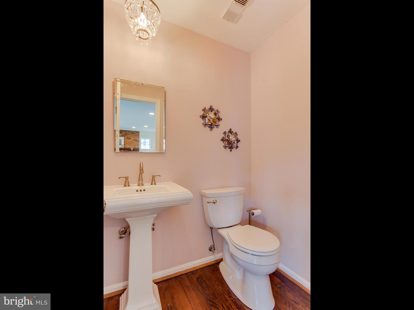 112 E JEFFERSON ST E, FALLS CHURCH, Virginia 22046, 5 Bedrooms Bedrooms, ,3 BathroomsBathrooms,Residential,For sale,112 E JEFFERSON ST E,VAFA2002940 MLS # VAFA2002940
