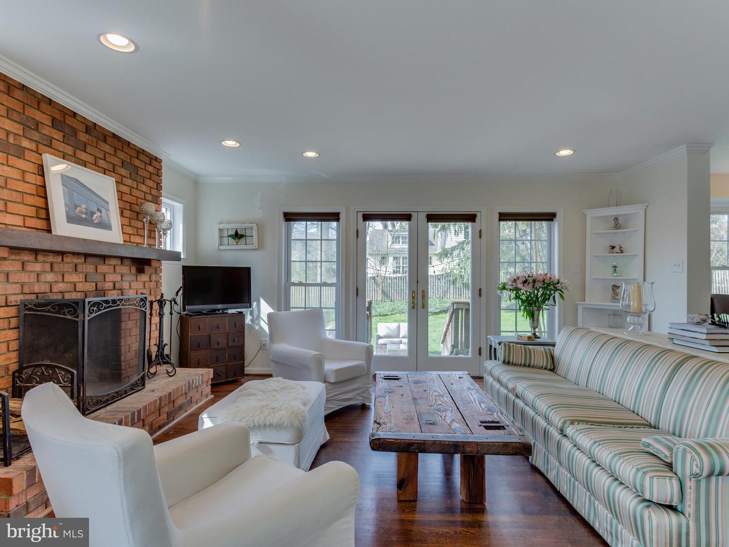 112 E JEFFERSON ST E, FALLS CHURCH, Virginia 22046, 5 Bedrooms Bedrooms, ,3 BathroomsBathrooms,Residential,For sale,112 E JEFFERSON ST E,VAFA2002940 MLS # VAFA2002940