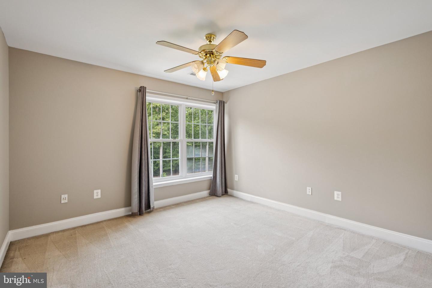 301 GENTLE BREEZE CIR, FREDERICKSBURG, Virginia 22406, 5 Bedrooms Bedrooms, ,4 BathroomsBathrooms,Residential,For sale,301 GENTLE BREEZE CIR,VAST2038374 MLS # VAST2038374