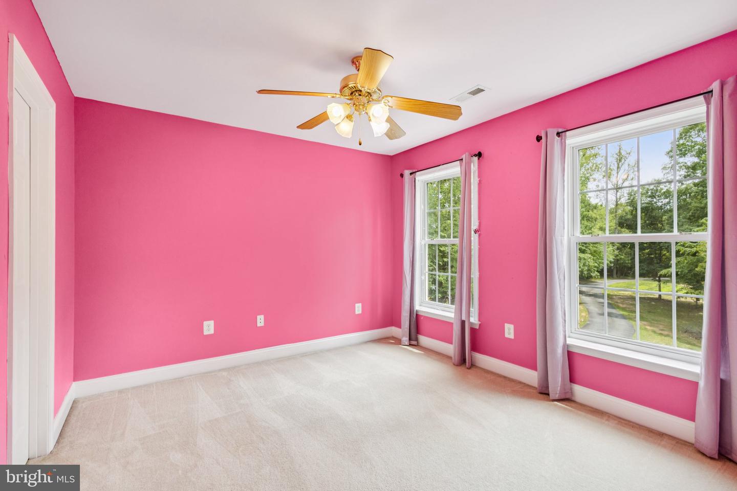 301 GENTLE BREEZE CIR, FREDERICKSBURG, Virginia 22406, 5 Bedrooms Bedrooms, ,4 BathroomsBathrooms,Residential,For sale,301 GENTLE BREEZE CIR,VAST2038374 MLS # VAST2038374