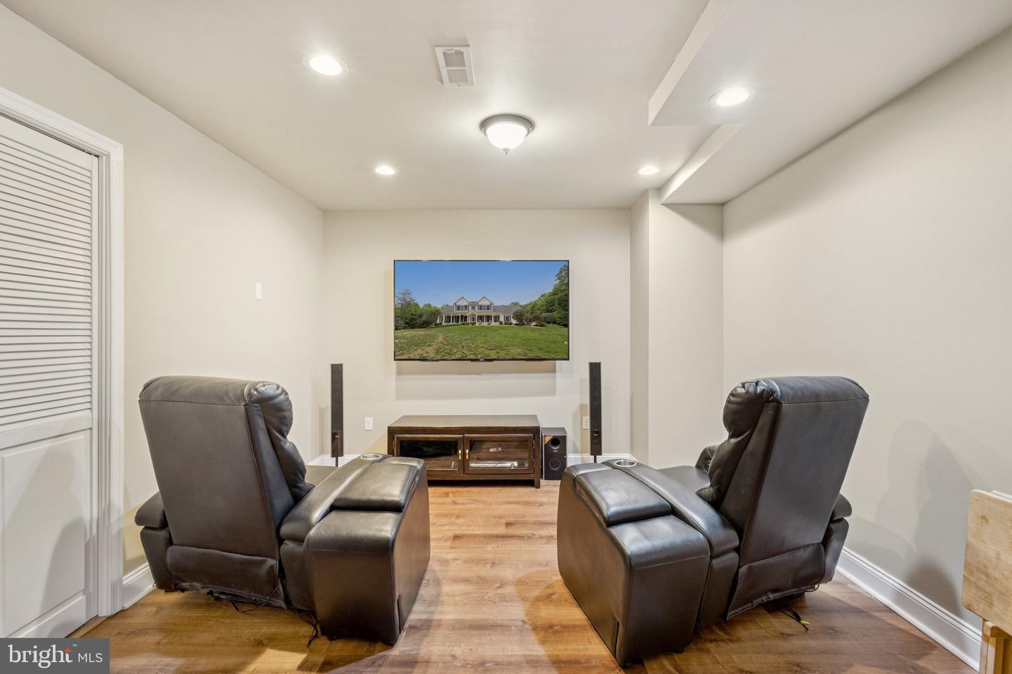 301 GENTLE BREEZE CIR, FREDERICKSBURG, Virginia 22406, 5 Bedrooms Bedrooms, ,4 BathroomsBathrooms,Residential,For sale,301 GENTLE BREEZE CIR,VAST2038374 MLS # VAST2038374