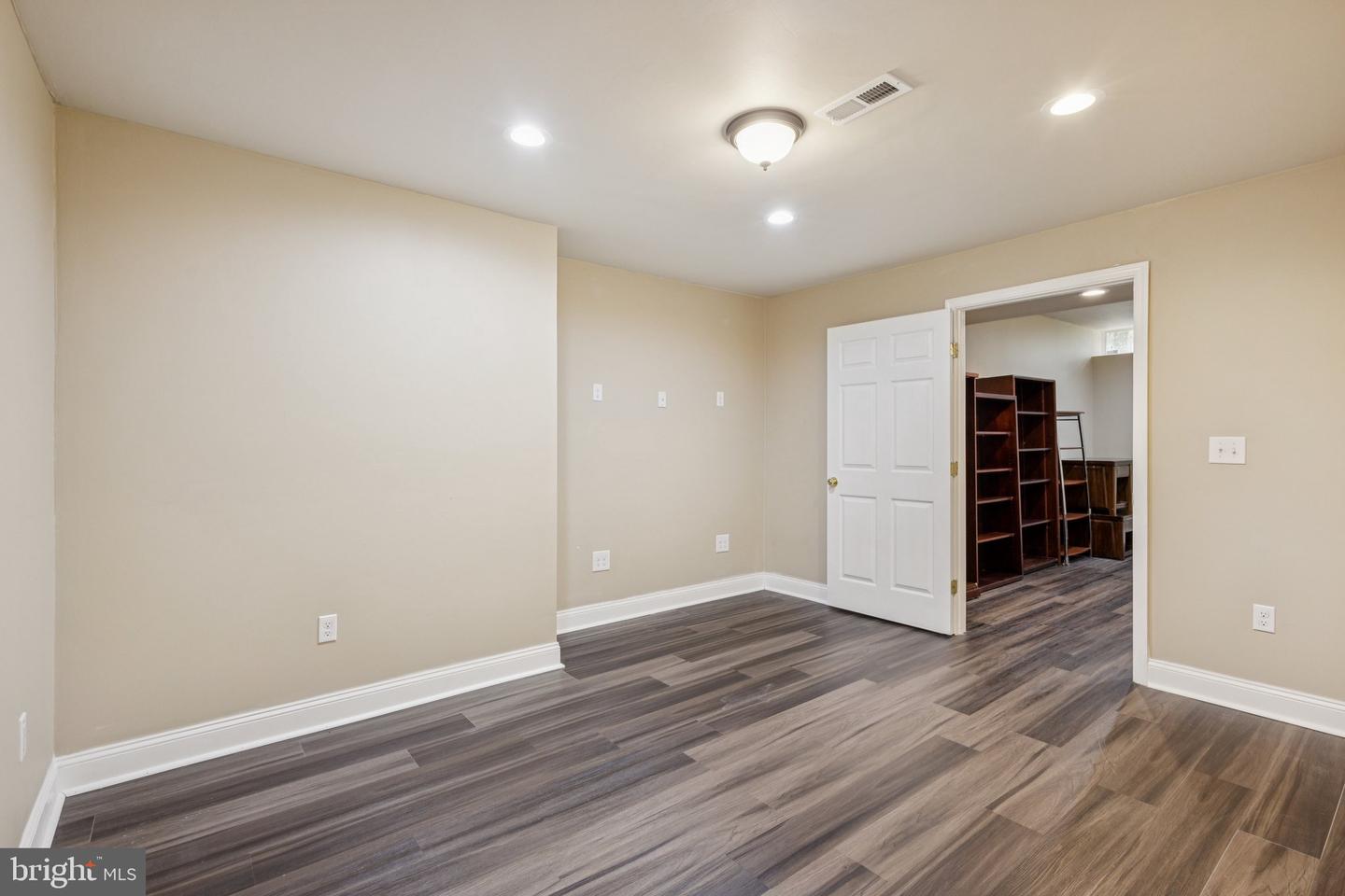 301 GENTLE BREEZE CIR, FREDERICKSBURG, Virginia 22406, 5 Bedrooms Bedrooms, ,4 BathroomsBathrooms,Residential,For sale,301 GENTLE BREEZE CIR,VAST2038374 MLS # VAST2038374