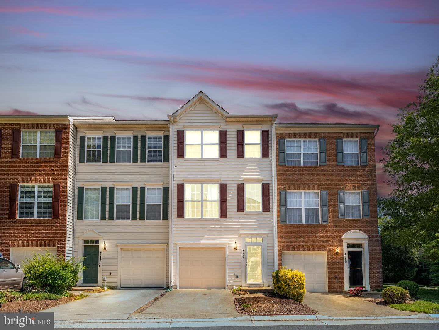 20260 BROOKVIEW SQ, ASHBURN, Virginia 20147, 3 Bedrooms Bedrooms, ,2 BathroomsBathrooms,Residential,For sale,20260 BROOKVIEW SQ,VALO2095202 MLS # VALO2095202
