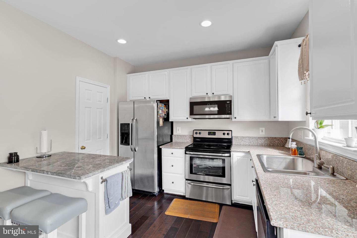 20260 BROOKVIEW SQ, ASHBURN, Virginia 20147, 3 Bedrooms Bedrooms, ,2 BathroomsBathrooms,Residential,For sale,20260 BROOKVIEW SQ,VALO2095202 MLS # VALO2095202