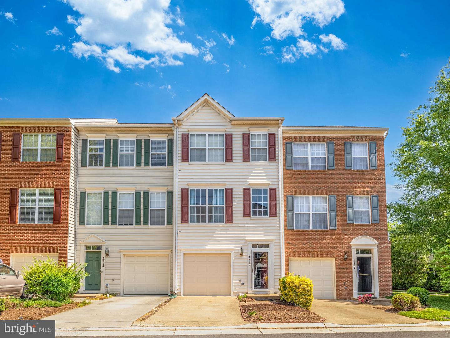 20260 BROOKVIEW SQ, ASHBURN, Virginia 20147, 3 Bedrooms Bedrooms, ,2 BathroomsBathrooms,Residential,For sale,20260 BROOKVIEW SQ,VALO2095202 MLS # VALO2095202