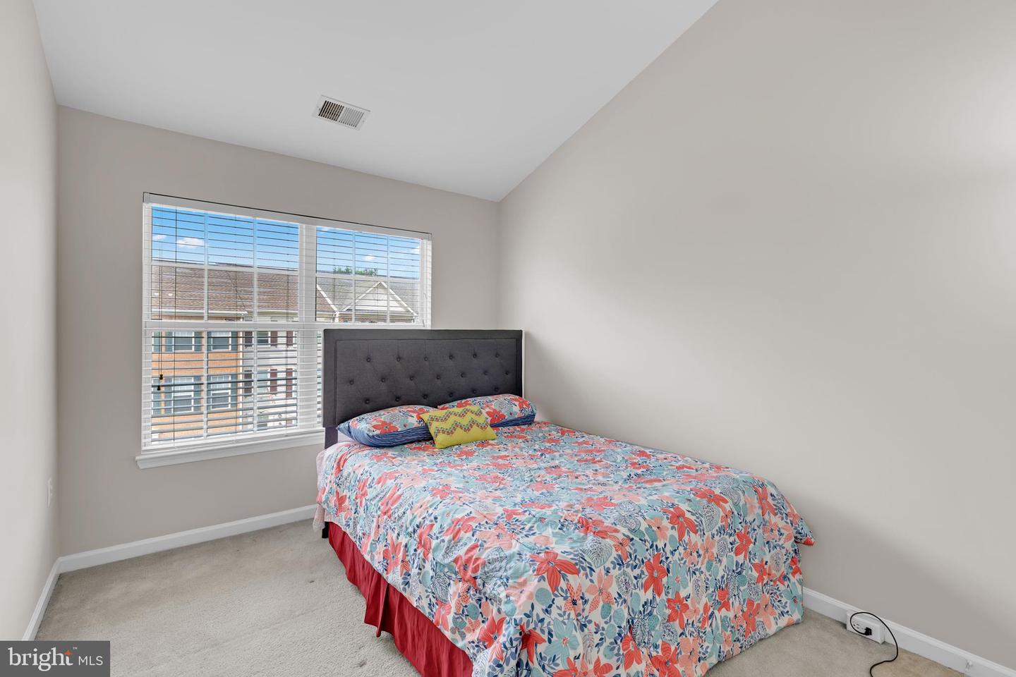 20260 BROOKVIEW SQ, ASHBURN, Virginia 20147, 3 Bedrooms Bedrooms, ,2 BathroomsBathrooms,Residential,For sale,20260 BROOKVIEW SQ,VALO2095202 MLS # VALO2095202