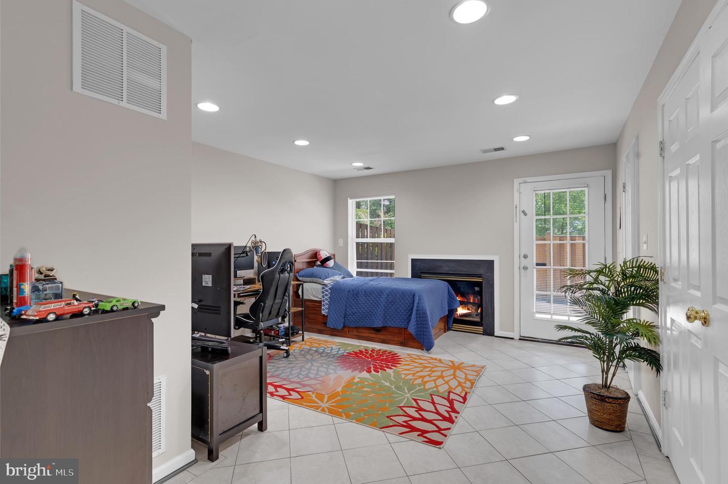 20260 BROOKVIEW SQ, ASHBURN, Virginia 20147, 3 Bedrooms Bedrooms, ,2 BathroomsBathrooms,Residential,For sale,20260 BROOKVIEW SQ,VALO2095202 MLS # VALO2095202