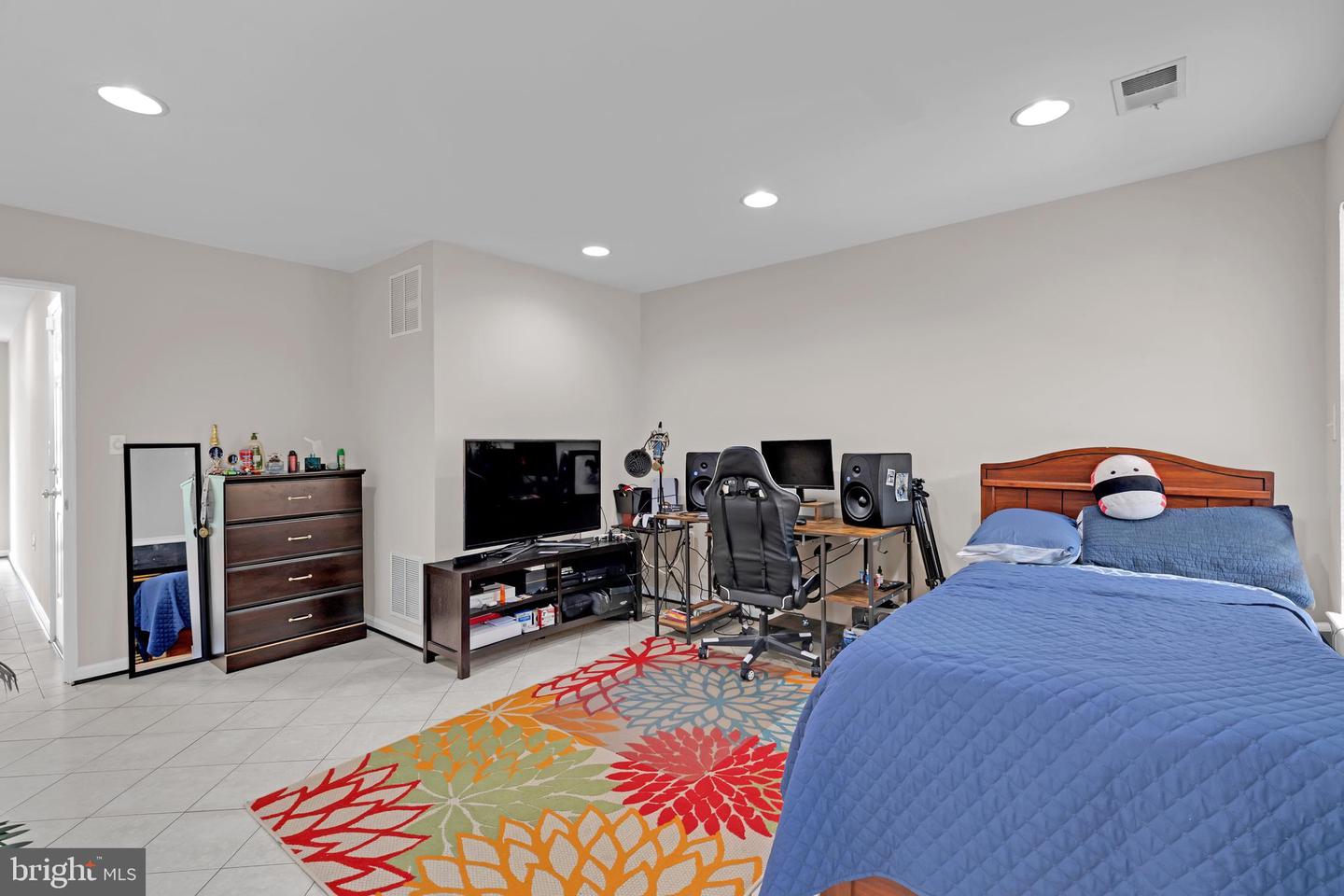 20260 BROOKVIEW SQ, ASHBURN, Virginia 20147, 3 Bedrooms Bedrooms, ,2 BathroomsBathrooms,Residential,For sale,20260 BROOKVIEW SQ,VALO2095202 MLS # VALO2095202