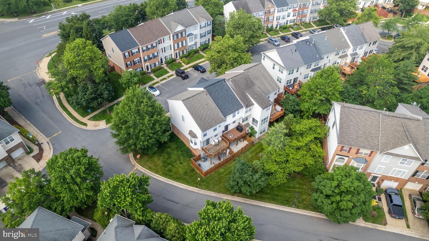 20260 BROOKVIEW SQ, ASHBURN, Virginia 20147, 3 Bedrooms Bedrooms, ,2 BathroomsBathrooms,Residential,For sale,20260 BROOKVIEW SQ,VALO2095202 MLS # VALO2095202
