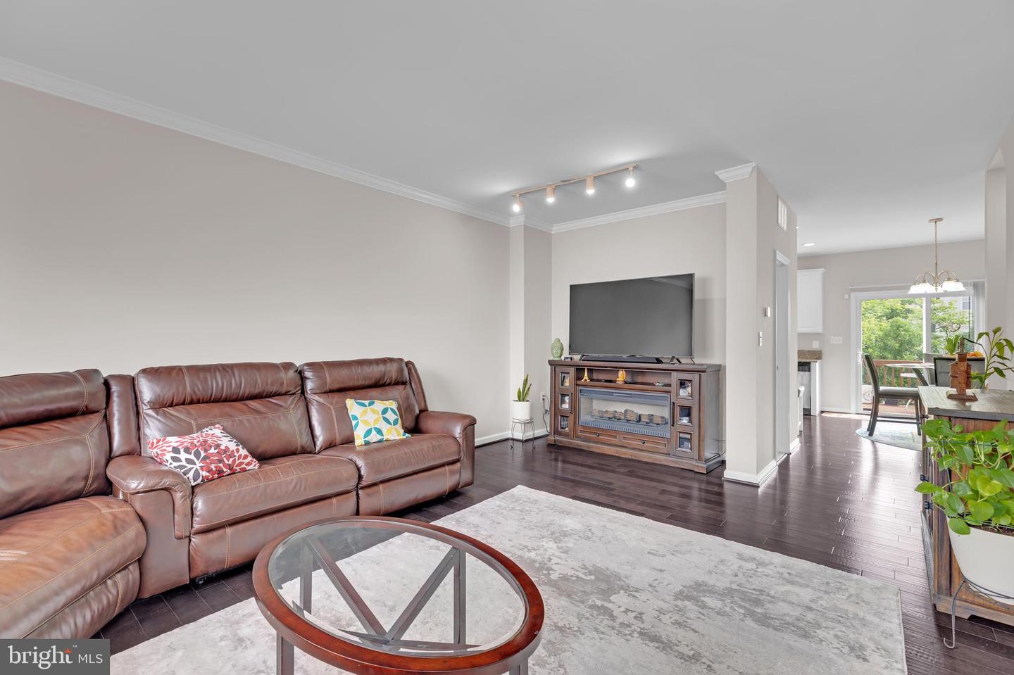 20260 BROOKVIEW SQ, ASHBURN, Virginia 20147, 3 Bedrooms Bedrooms, ,2 BathroomsBathrooms,Residential,For sale,20260 BROOKVIEW SQ,VALO2095202 MLS # VALO2095202